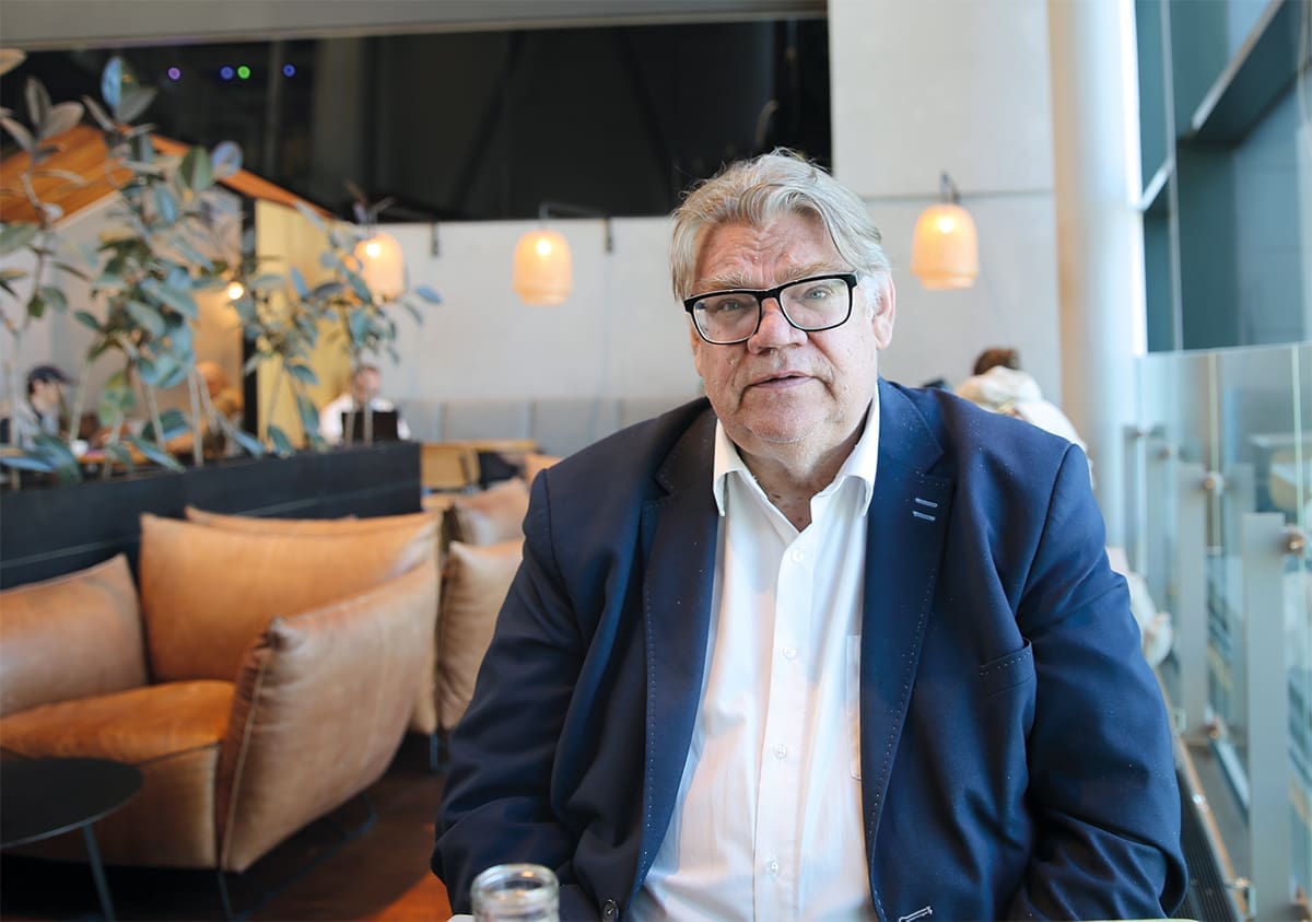 Jytky saarnatuolissa