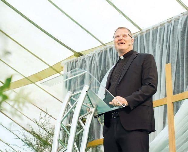 Kuvassa Daniel Nummela