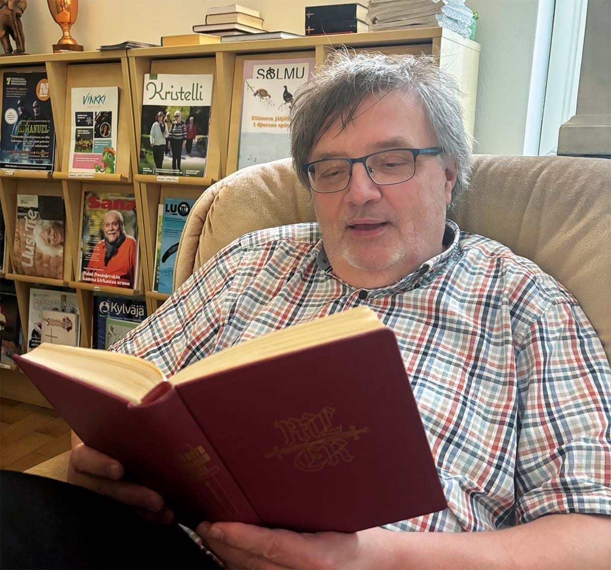 Lutherin Sidottu ratkaisuvalta julistaa, että teologialla on rajansa